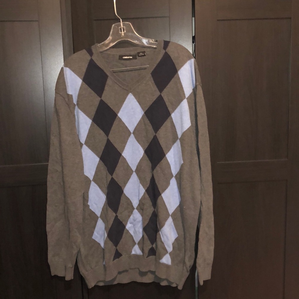 Sweater with Diamond Design